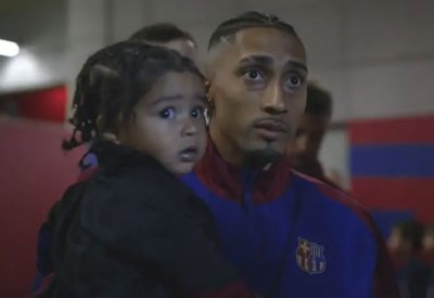 "تجاهلوا طفلي بسبب لونه".. رافينيا يتهم ديزني لاند بـ"العنصرية"