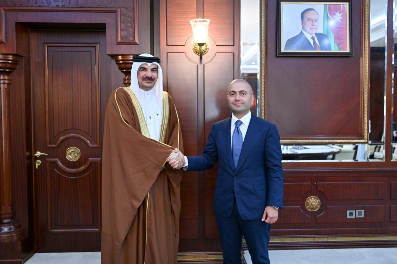 الأمين العام لمجلس النواب يبحث مع نظيره الأذربيجاني تعميق التعاون في مجالات الذكاء الاصطناعي والاستدامة البيئية