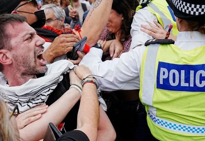 توقيف أكثر من 400 شخص في بريطانيا خلال تظاهرة دعم لـ "فلسطين أكشن"