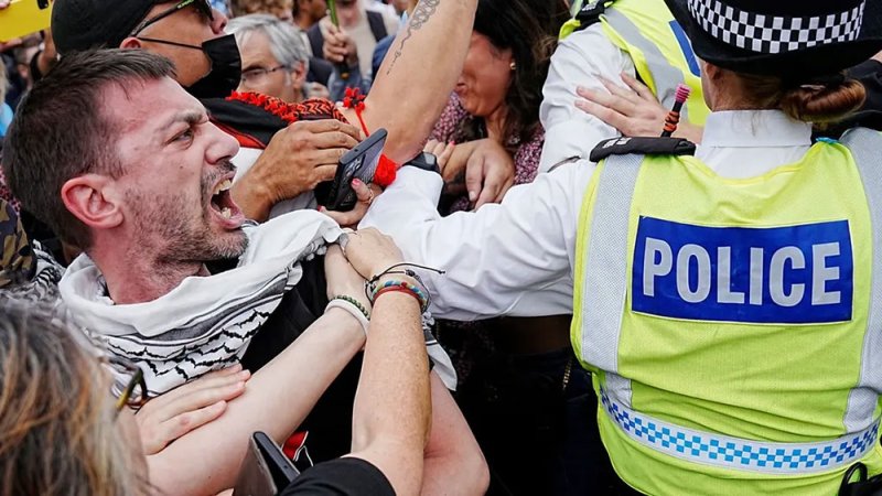 توقيف أكثر من 400 شخص في بريطانيا خلال تظاهرة دعم لـ "فلسطين أكشن"