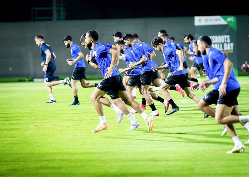 “الأحمر” يلاقي الإمارات وديًا