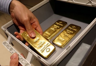 الذهب يواصل كسر الأرقام القياسية على حساب الدولار الضعيف