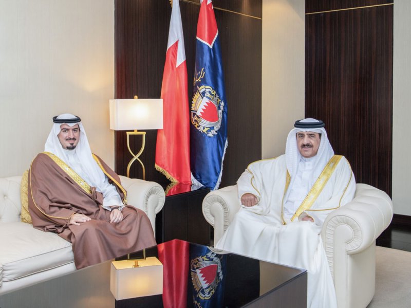 نائب وزير الداخلية يستقبل محافظ العاصمة ويؤكد دعم جهود المحافظة فيما يصب في خدمة المواطنين