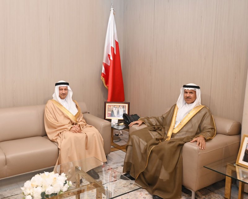 وكيل وزارة الداخلية لشئون الجنسية والجوازات والإقامة يستقبل محافظ الشمالية