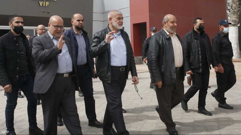 قيادي في "حماس" يؤكد نجاة الوفد المفاوض من محاولة الاستهداف في الدوحة
