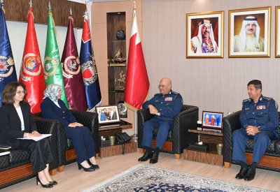 رئيس الأمن العام يستقبل سفيرة الجمهورية التركية لدى مملكة البحرين