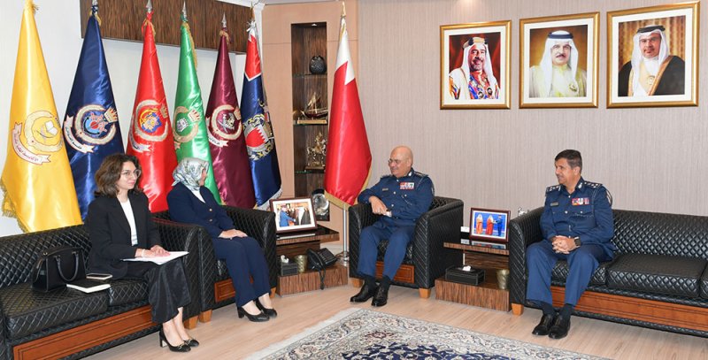 رئيس الأمن العام يستقبل سفيرة الجمهورية التركية لدى مملكة البحرين