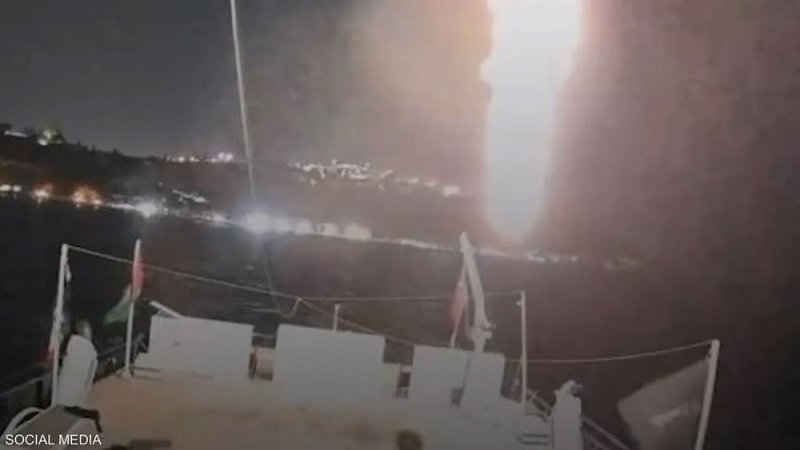 بالفيديو: لحظة هجوم جديد على أسطول مساعدات غزة قبالة تونس