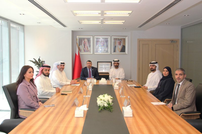 وزير "الكهرباء" رئيس مجلس "المناقصات" يستقبل سفير الإمارات لدى البحرين
