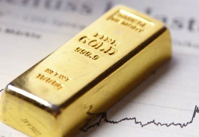 الذهب يتماسك قرب ذروة تاريخية قبيل بيانات تضخم أميركية