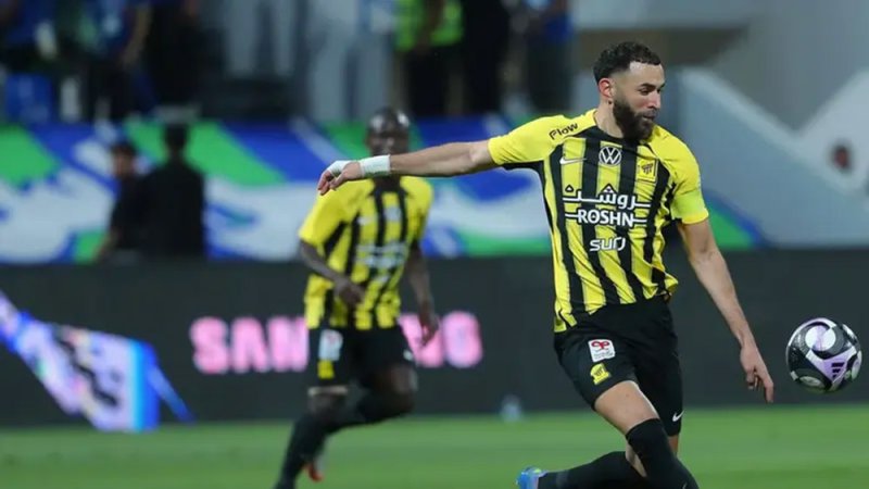 الاتحاد يستضيف الفتح في غياب بنزيمة
