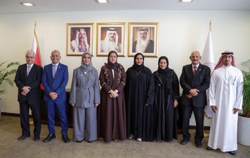 إدارة الأدلة المادية بالنيابة العامة تعقد اجتماعاً تنسيقياً مع جامعة البحرين لبحث مجالات التعاون المشترك