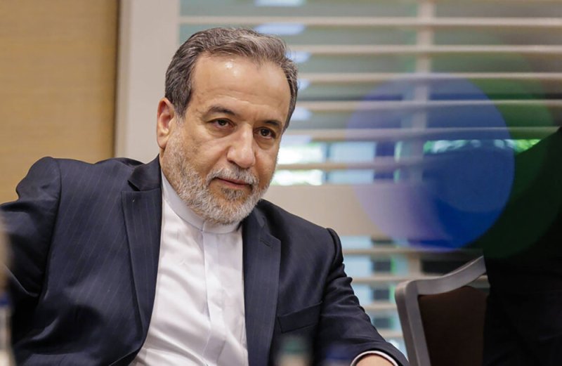 عراقجي: مخزون اليورانيوم المخصّب الإيراني "تحت الأنقاض"