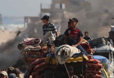 الجيش الإسرائيلي يدمر برجا سكنيا بغزة والقتلى نحو 65 ألفا