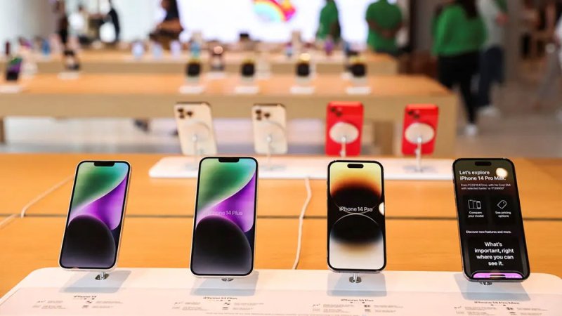 "أبل" تهيمن على مبيعات الهواتف الذكية في الربع الثاني من عام 2025