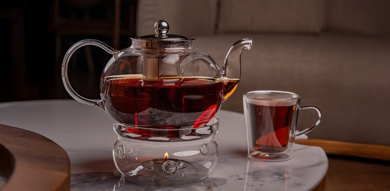 من التلال الصينية إلى المجالس البحرينية.. رحلة لكوب من الشاي