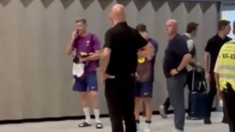 لماذا غادر نجوم برشلونة الملعب دون الاستحمام؟