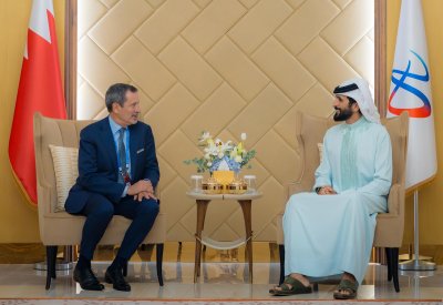 ناصر بن حمد يستقبل الرئيس التنفيذي لشركة شلمبرجير