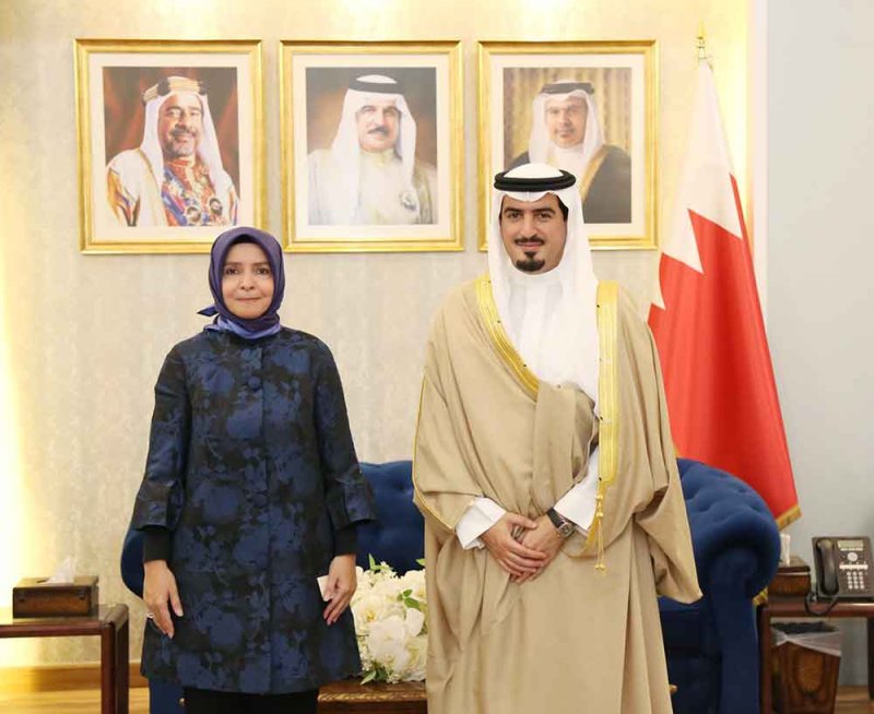 محافظ العاصمة يستقبل سفيرة الجمهورية التركية لدى مملكة البحرين