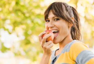 ليس لصحتك فقط.. التفاح مفيد لبشرتك أيضاً