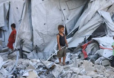 إسرائيل تدفع الفلسطينيين لحدود رفح.. ماهي خيارات مصر؟