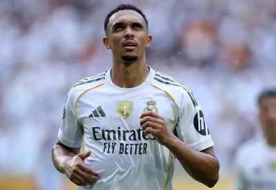 أرنولد يغيب عن ريال مدريد 8 أسابيع