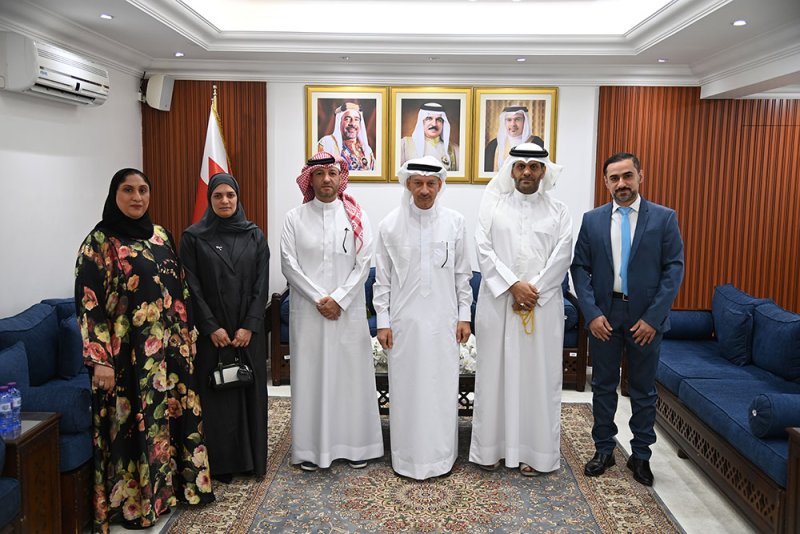 محافظ الشمالية يستقبل رئيس جمعية التوحديين البحرينية ويؤكد أهمية دعم فئة التوحد