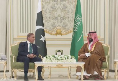 وزير دفاع باكستان: برنامجنا النووي "سيكون متاحا" للسعودية