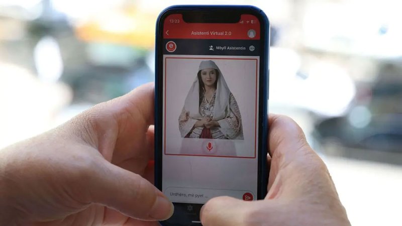 رسمياً بألبانيا.. أول "وزيرة رقمية" بالحكومة