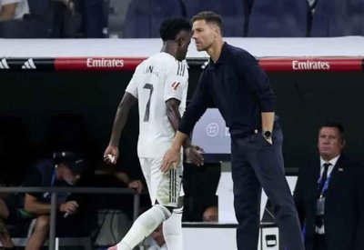 ألونسو بشأن مشاكله مع فينيسيوس: أمامنا ماراثون
