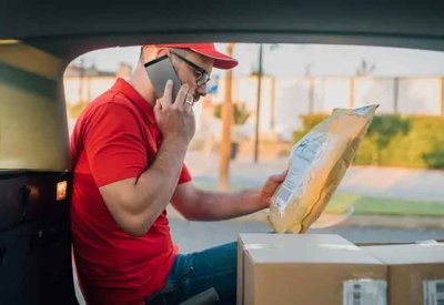 العراق يعلن عن إجراءات لدعم "عمال الدليفري"