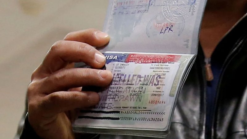 "رسوم التأشيرة" تربك السوق الأميركي.. والبيت الأبيض يوضح