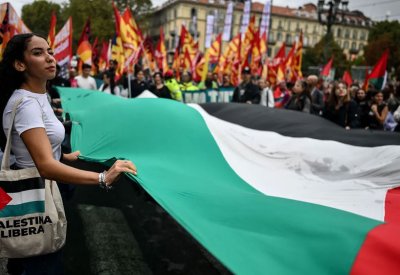 تضامنا مع غزة.. مظاهرات وإضرابات تشل إيطاليا