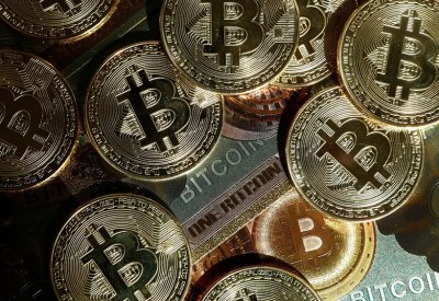 خسائر قاسية تهز سوق العملات الرقمية بعد تصفية رهانات بـ1.5 مليار دولار