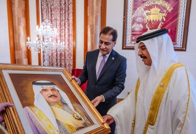 الملك المعظم يؤكد عمق العلاقات الوطيدة بين البحرين وباكستان