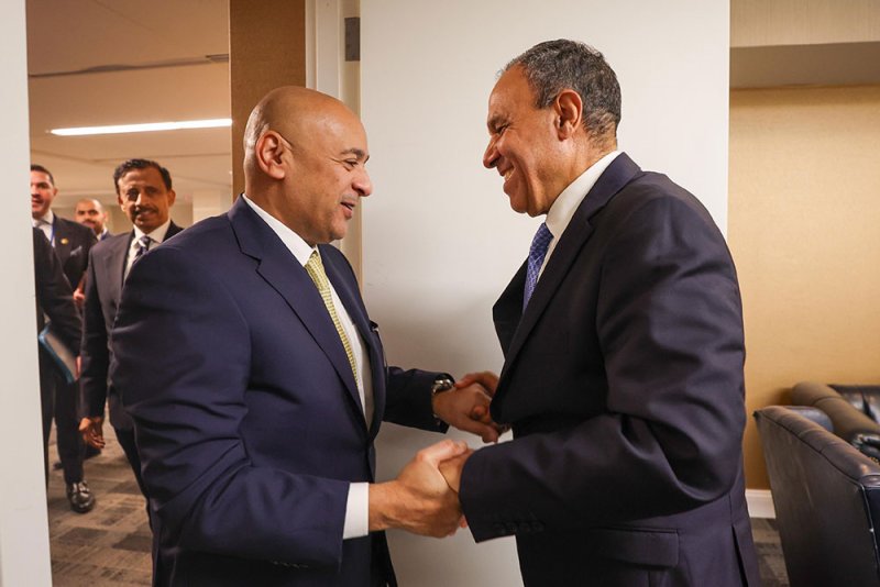 الأمين العام لمجلس التعاون يبحث مع وزير الخارجية المصري تطورات غزة ومستجدات المنطقة