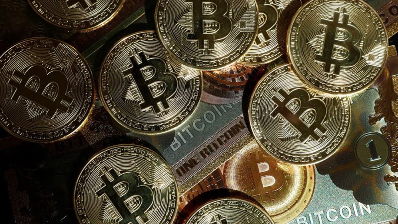 خسائر قاسية تهز سوق العملات الرقمية بعد تصفية رهانات بـ1.5 مليار دولار