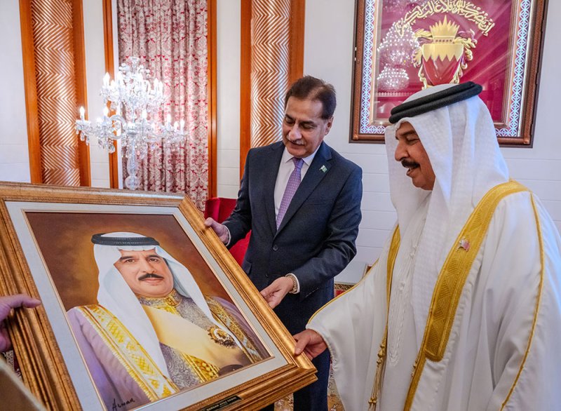 الملك المعظم يؤكد عمق العلاقات الوطيدة بين البحرين وباكستان