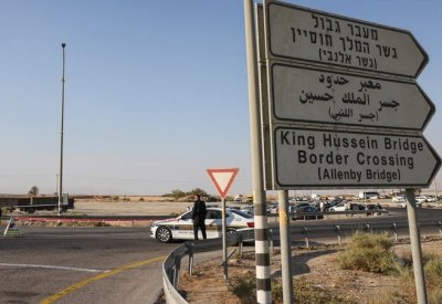 إسرائيل تغلق جسر الملك حسين بين الضفة والأردن اعتباراً من الغد