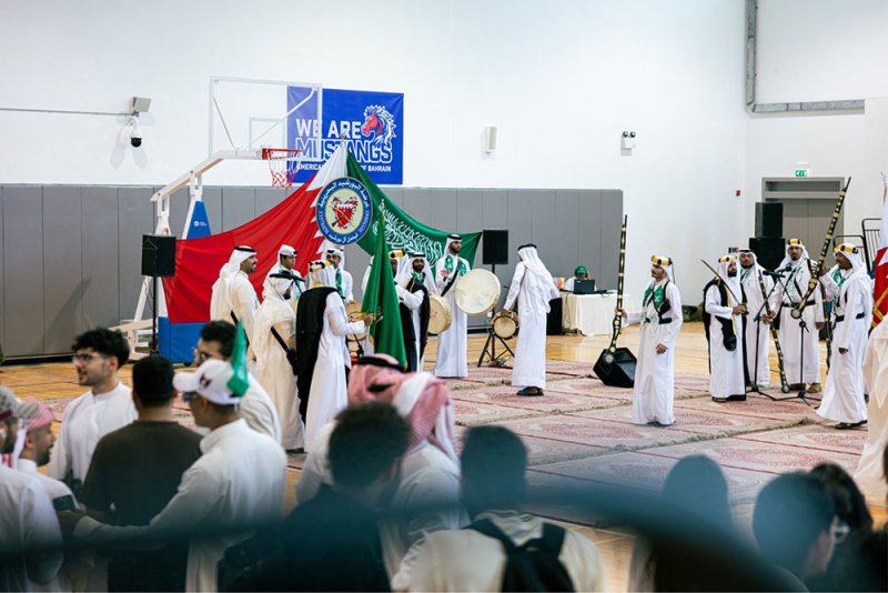 الجامعة الأمريكية بالبحرين تحتفل باليوم الوطني السعودي