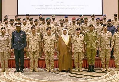 وزير شؤون الدفاع يفتتح الدورة القضائية التأسيسية الثانية عشرة للنيابة العسكرية بمشاركة ضباط من دول مجلس التعاون
