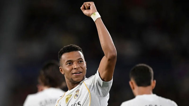 ريال مدريد يعزز صدارته برباعية ليفانتي