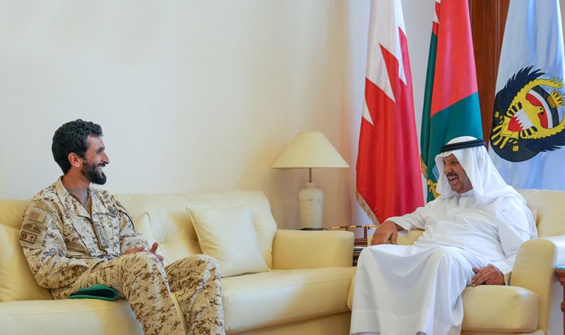 القائد العام لقوة دفاع البحرين يستقبل سمو الفريق الركن الشيخ ناصر بن حمد آل خليفة قائد الحرس الملكي