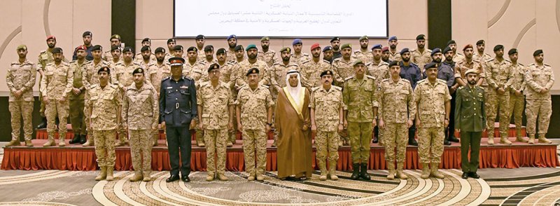 وزير شؤون الدفاع يفتتح الدورة القضائية التأسيسية الثانية عشرة للنيابة العسكرية بمشاركة ضباط من دول مجلس التعاون