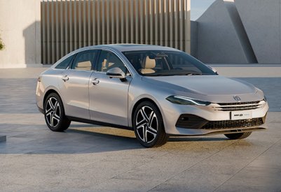 MG 8 PHEV الجديدة كلّياً متوفرة الآن في البحرين