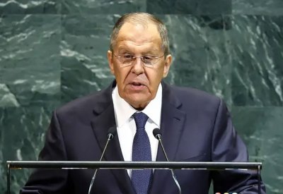 لافروف: العقوبات على إيران غير قانونية