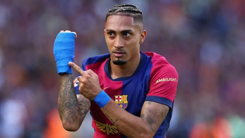 "أحدهما بحاجة لجراحة".. برشلونة يعلن إصابة رافينيا وغارسيا