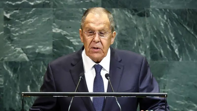 لافروف: العقوبات على إيران غير قانونية