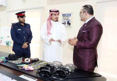 اطلع على أبرز المبادرات والبرامج .. محافظ العاصمة يزور مركز "معاً" ويشيد بدوره التوعوي
