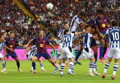 برشلونة يقبل هدية أتلتيكو ويتصدر الليغا في "ليلة عودة يامال"